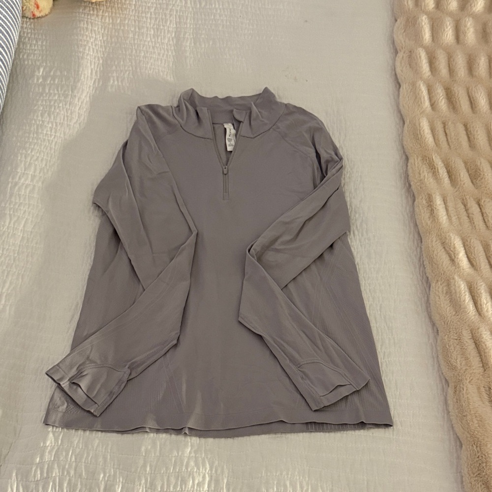 Athleta Women's Long Sleeve Top in Gray